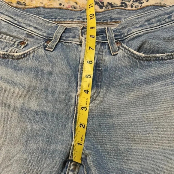 Levi’s 501 tapered button fly jeans Ripped knees Light wash Women’s size 26 - Picture 12 of 15